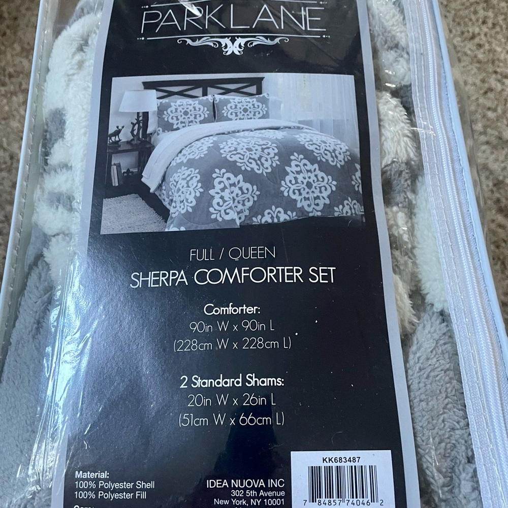 Gorgeous Grey Gray Shearling Comforter w Design and Shams - Picture 3 of 4